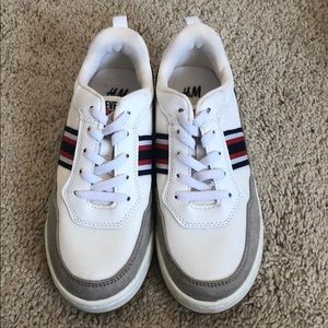 H&M kids sneakers. NWOT.